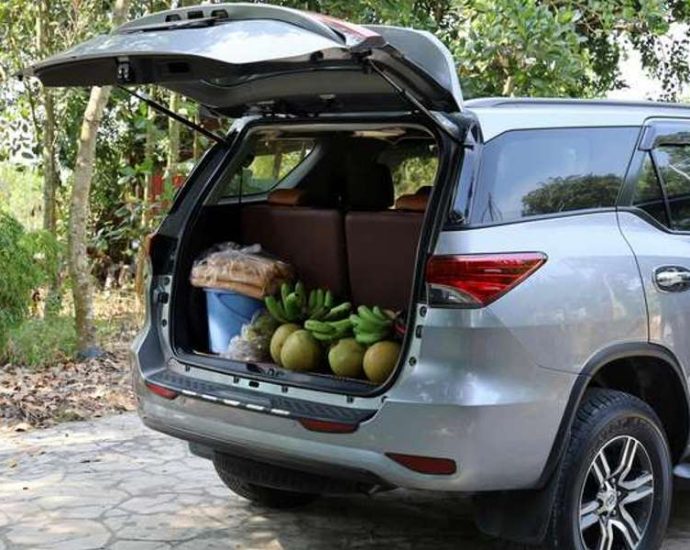 korita za prtljažnik avtomobila